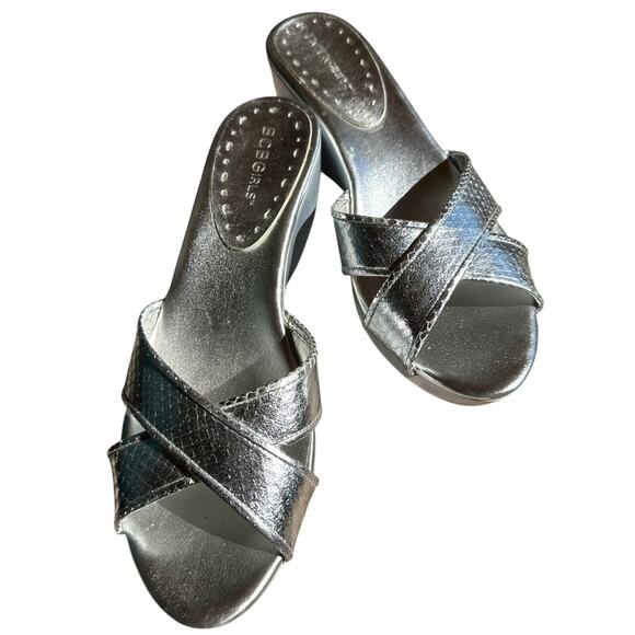 BCB Girls Metallic Silver Criss Cross Strap Wedge Sandals Sz 6.5 Croc Embossed - Picture 1 of 12